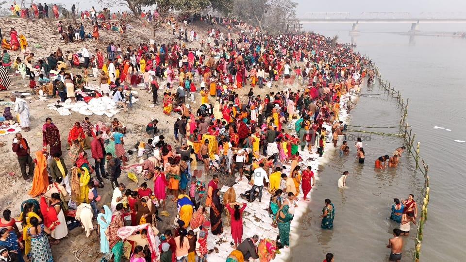ऐतिहासिक नारायणी सामाजिक कुंभ में उमड़ा जन-सैलाब, लगाई पुण्य व आस्था की डुबकी