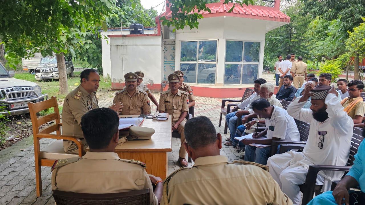 शांति और सौहार्द का संदेश: तरयासुजान थाने में धर्म गुरुओं संग बैठक प्रभारी निरीक्षक और चौकी प्रभारी ने दिए सख्त निर्देश