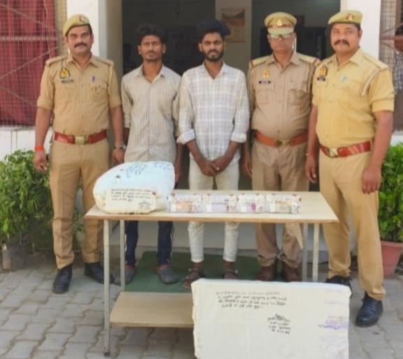 रामकोला पुलिस की तत्परता से चोरी की गुत्थी सुलझी — दो चोर गिरफ्तार, दो लाख का माल बरामद