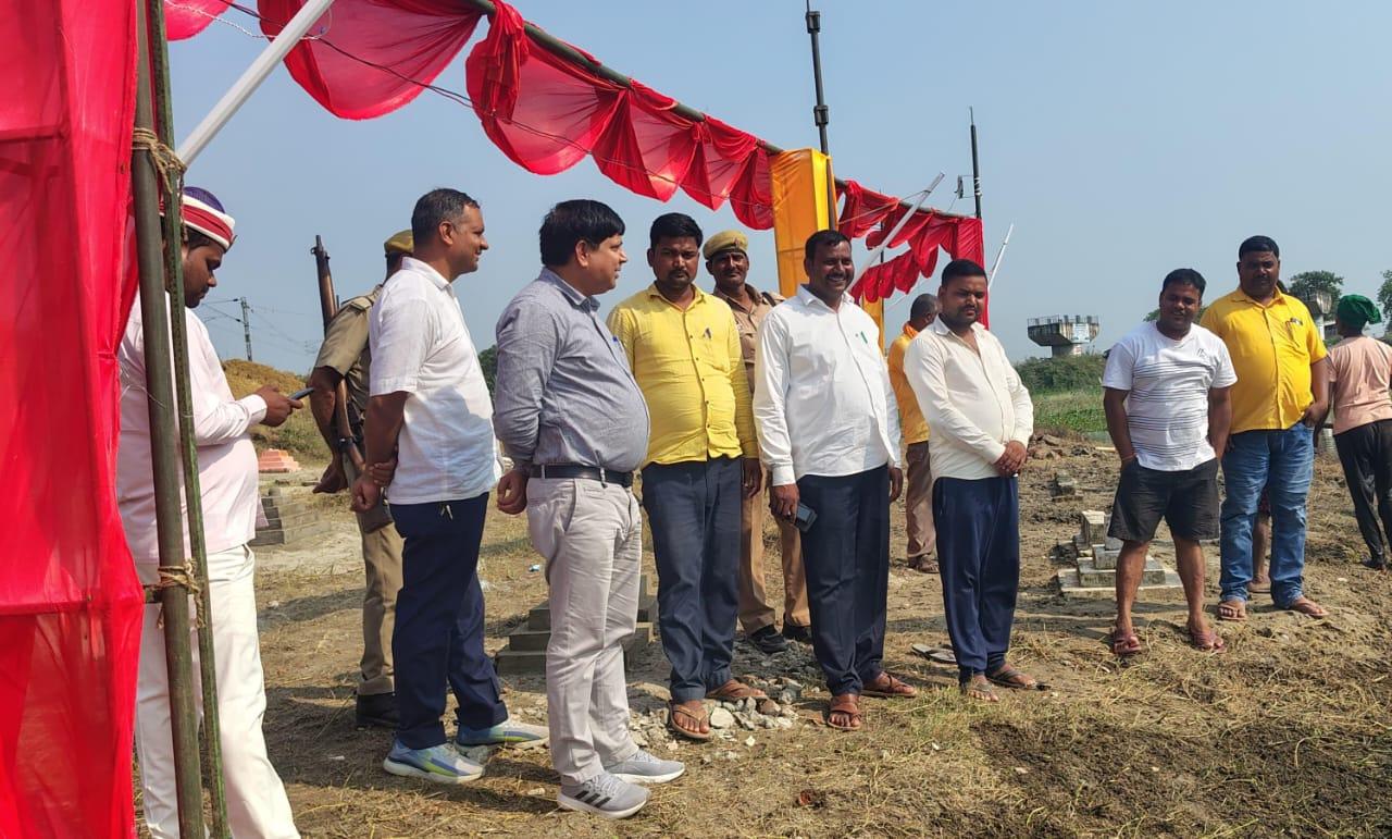 छठ घाटों की सभी तैयारियां पूर्ण -अशोक निषाद चेयरमैन