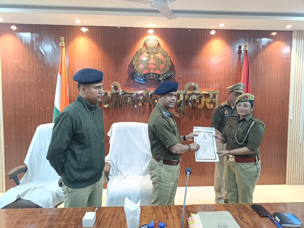 “दूसरी बार प्रदेश में अव्वल आने पर कुशीनगर पुलिस सम्मानित, डीआईजी–एसपी ने बढ़ाया मनोबल”