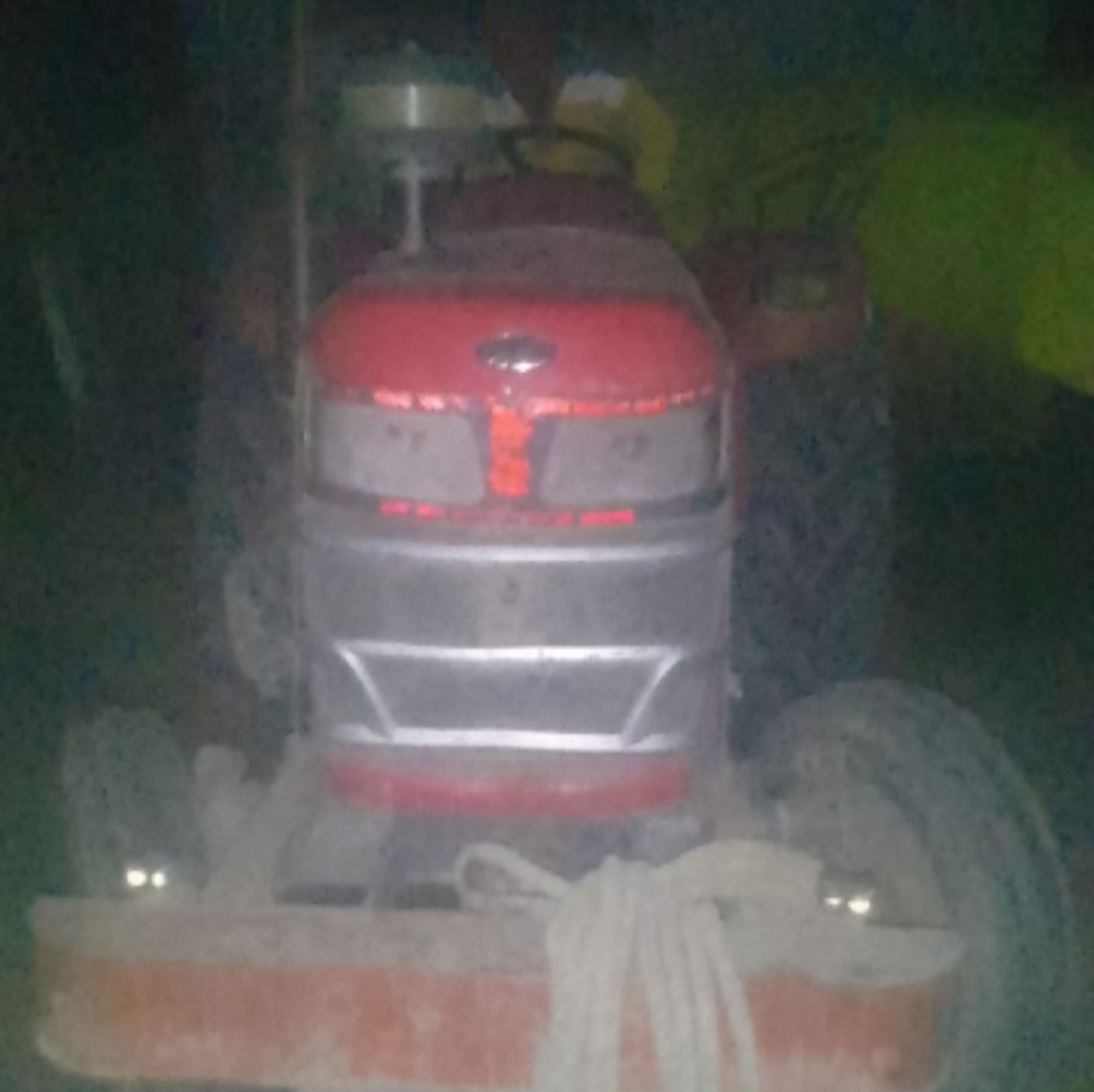 कुशीनगर : बिना कागज़ात बालू लदे ट्रैक्टर-ट्रॉली सीज खनन अधिकारी की वाहन स्वामियों को कड़ी चेतावनी