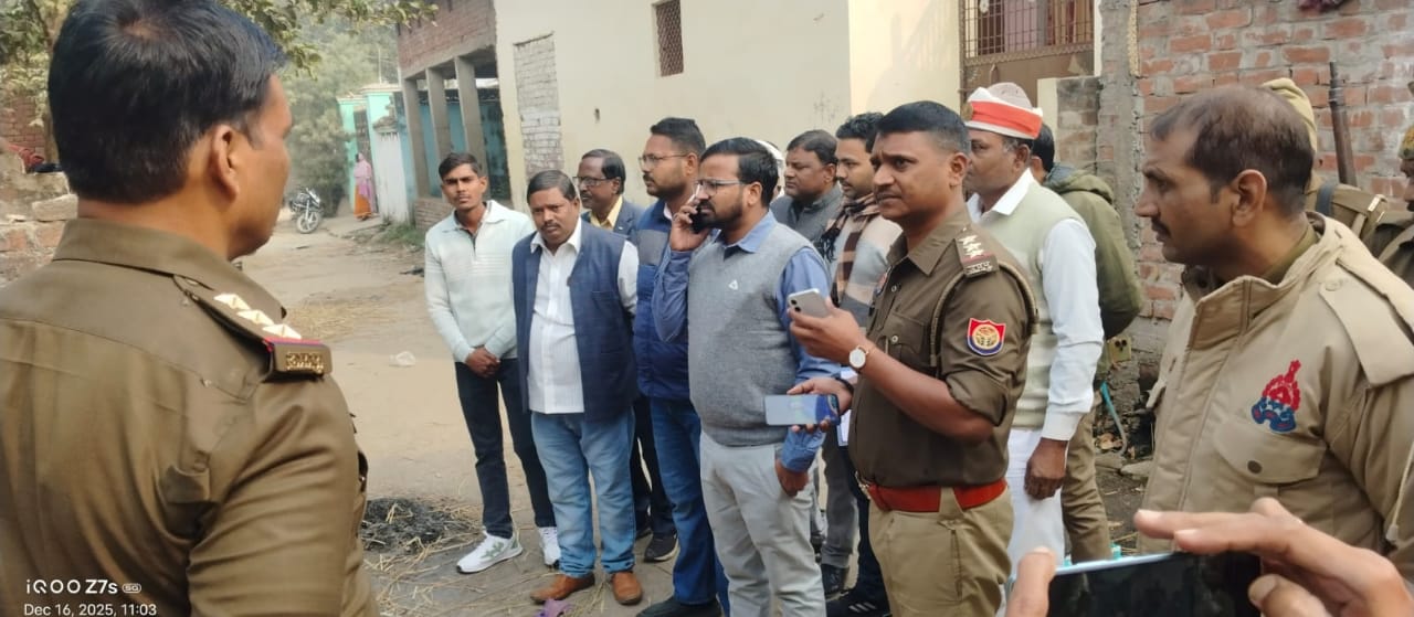 मठिया गाँव के खूनी संघर्ष का एसडीएम कप्तानगंज द्वारा लिया गया जायजा, गाँव में पुलिस का पहरा