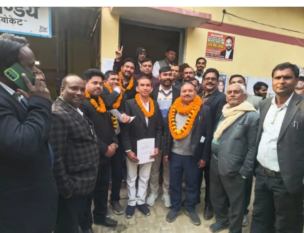 बार संघ तमकुहीराज चुनाव में अशोक कुमार राय दसवीं बार अध्यक्ष निर्वाचित, अमरनाथ सिंह महामंत्री बने