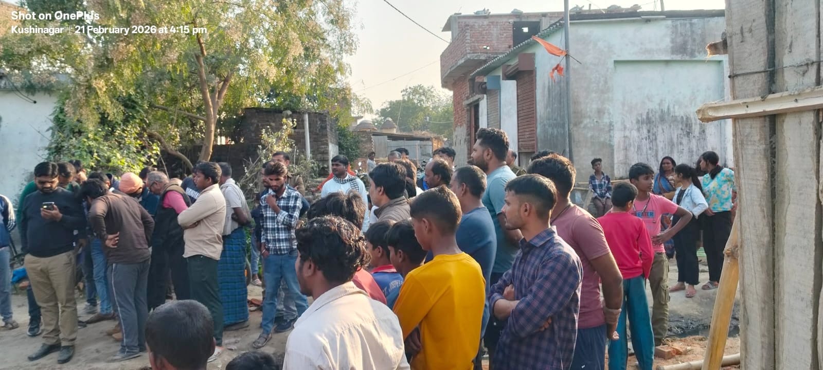 राजस्व टीम ने खलिहान से अवैध कब्जा हटवाया 