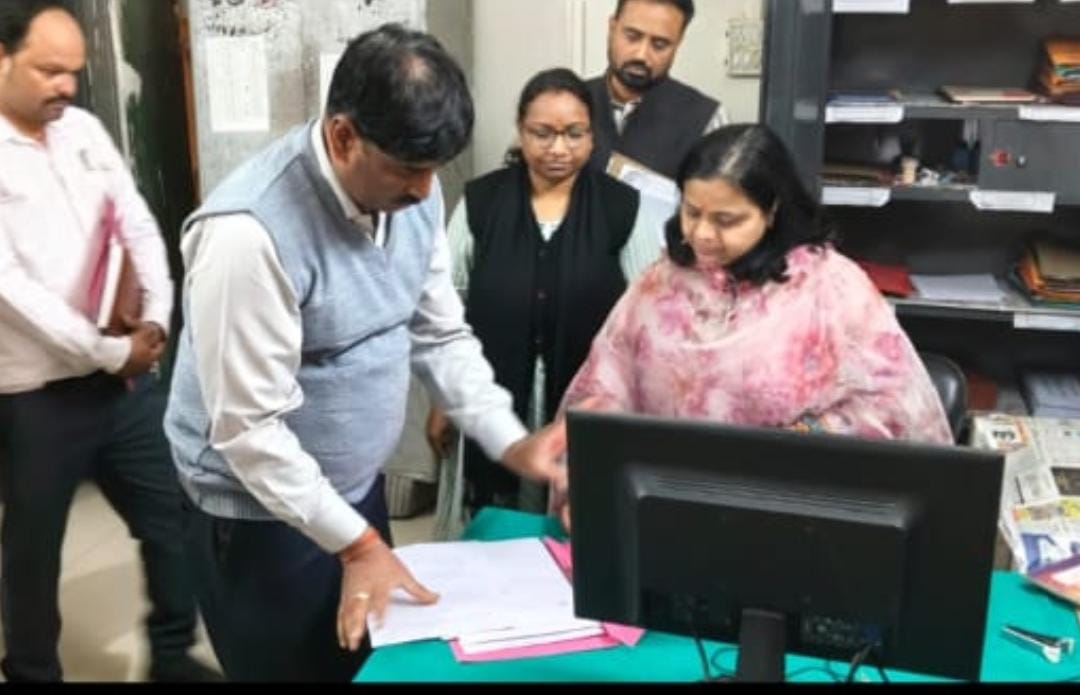 सीडीओ ने किया सुकरौली ब्लॉक का निरिक्षण…किसान फार्मर रजिस्ट्री की प्रगति रिपोर्ट पर जताया संतोष