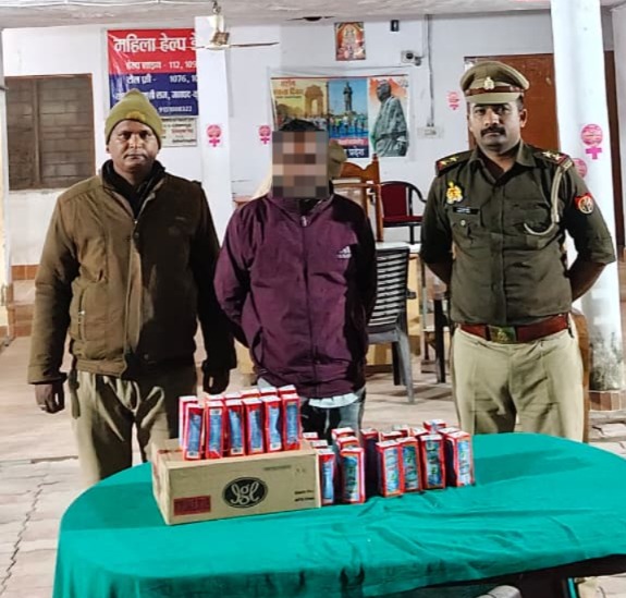 तमकुहीराज पुलिस ने 73 अदद अवैध देशी शराब के साथ अभियुक्त को किया गिरफ्तार