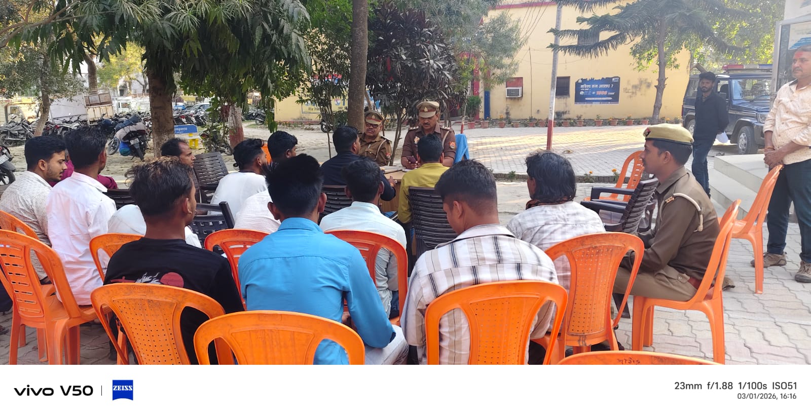 तरयासुजान थाना परिसर में होली–रमजान को लेकर डीजे संचालकों संग आवश्यक बैठक, शांति व सौहार्द की अपील