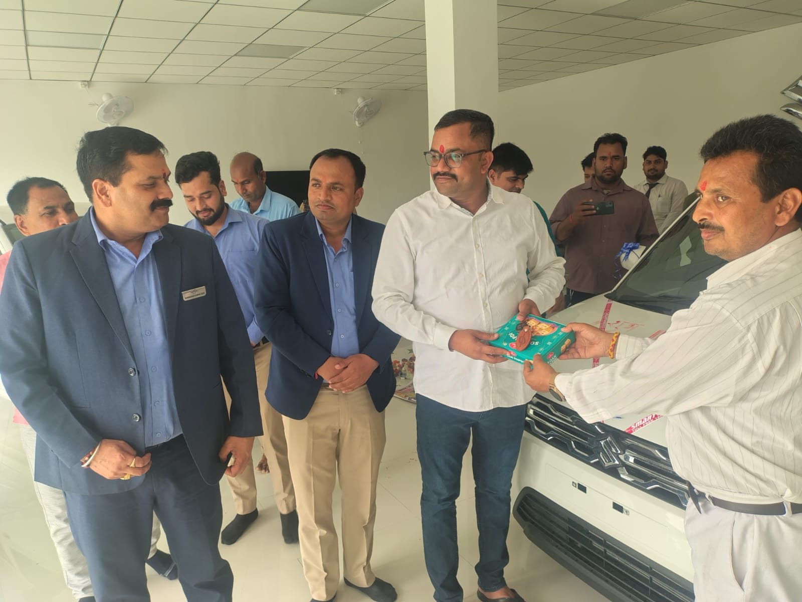 सलेमगढ़ में मारुति सुजुकी के ‘स्मार्ट व्हील’ ब्रांच का भव्य शुभारंभ, वैदिक मंत्रोच्चार के बीच हुआ उद्घाटन