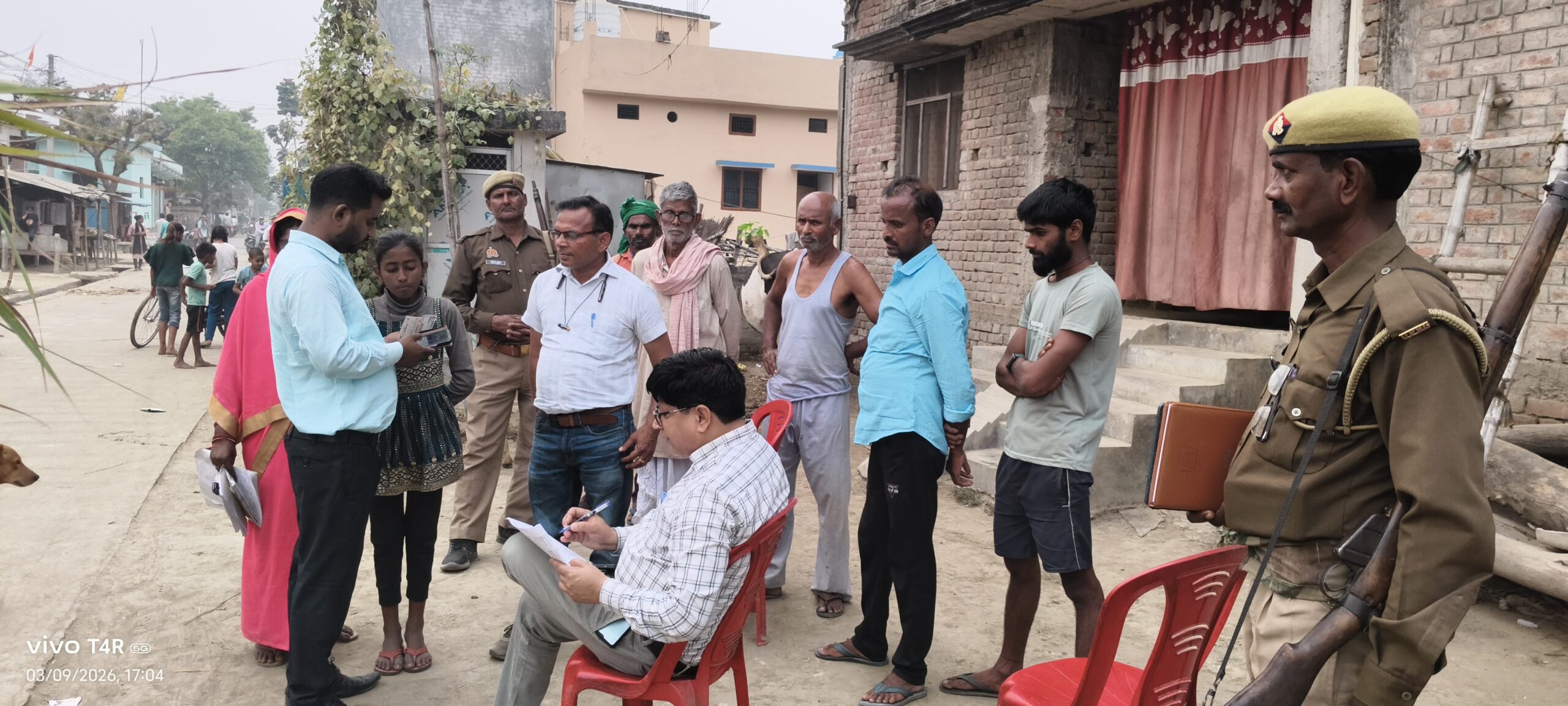 एसडीएम ने एसआईआर अभियान की पड़ताल की: कम फॉर्म जमा होने पर बीएलओ को तेजी लाने के निर्देश