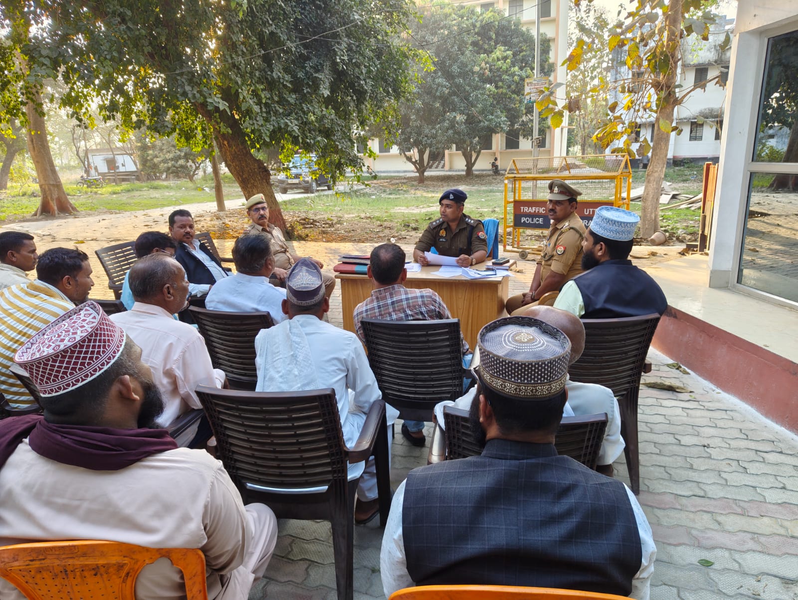 ईद व रामनवमी को लेकर तरयासुजान थाने में पीस कमेटी की बैठक, सीओ जयंत यादव व इंस्पेक्टर राम सहाय चौहान ने दिया भाईचारे का संदेश