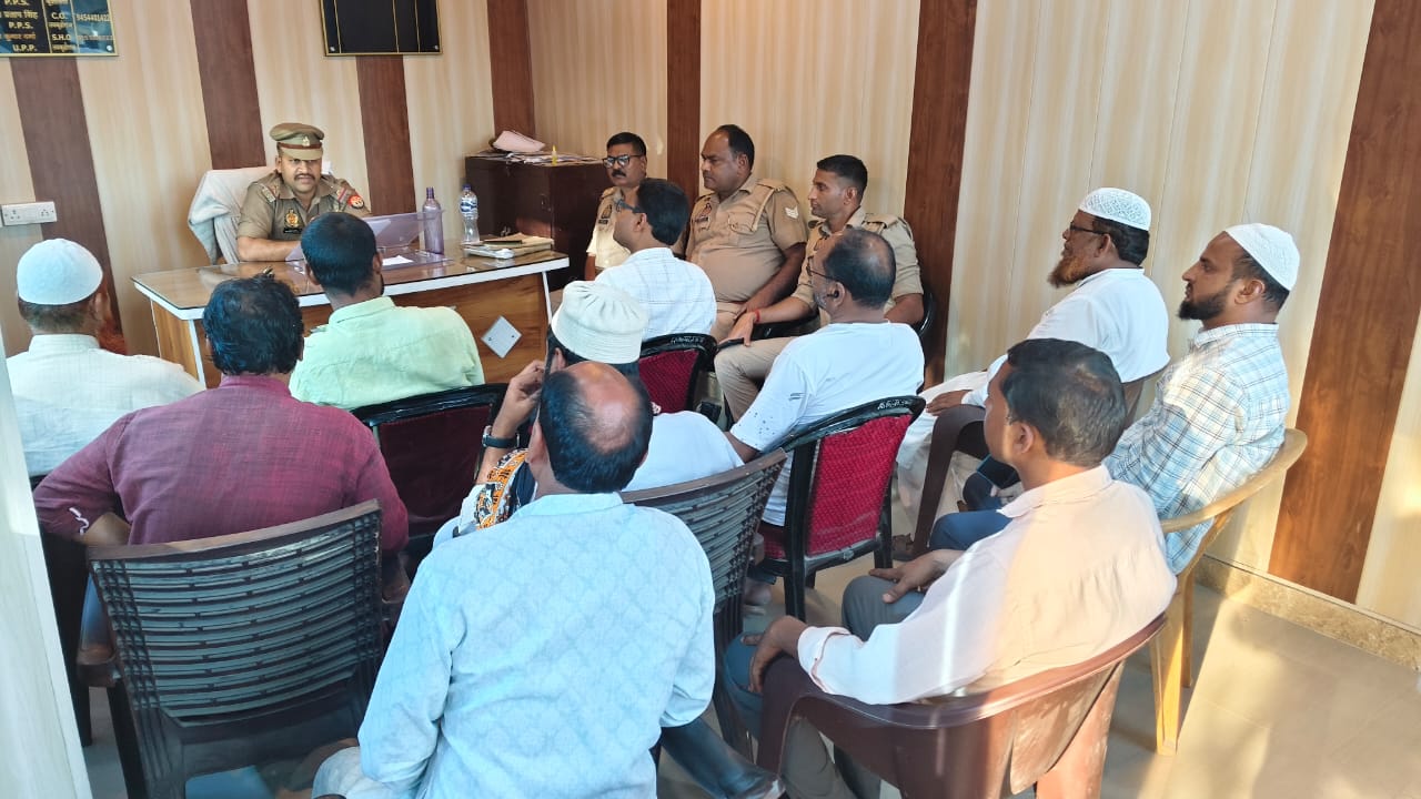 “त्योहारों में खलल डालने वालों पर सख्ती तय” — चौकी प्रभारी महेश मिश्र पीस कमेटी बैठक में दिया कड़ा संदेश