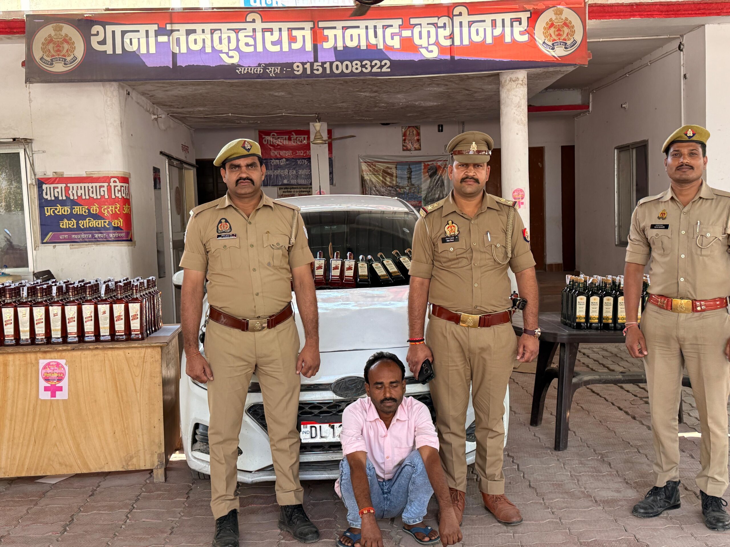 हाईवे पर दौड़ती लग्जरी कार से ‘शराब का खजाना’ बरामद, तमकुहीराज पुलिस के हत्थे चढ़ा अंतरराज्यीय तस्कर