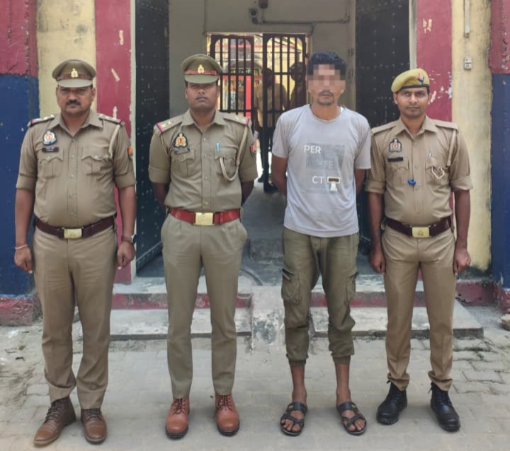 “गौ-तस्करी का इनामी शातिर चढ़ा पुलिस के हत्थे: 25 हजार का वांछित रिजवान नाटकीय अंदाज में गिरफ्तार”