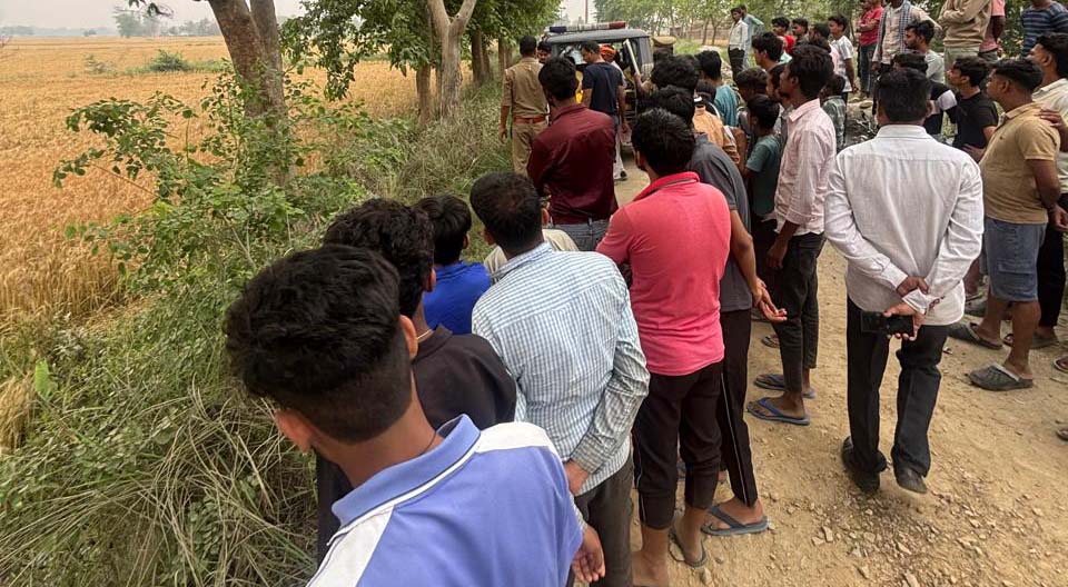 छ बोरों में मिला कटे मांस के अवशेष, ग्रामीण बंधे बोरों में खून देख भयभीत