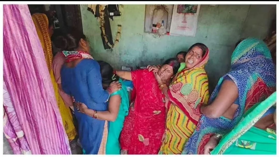 माँ- बेटी पर किया एसिड अटैक, मेडिकल कॉलेज में लड़की की मौत, माँ का इलाज जारी