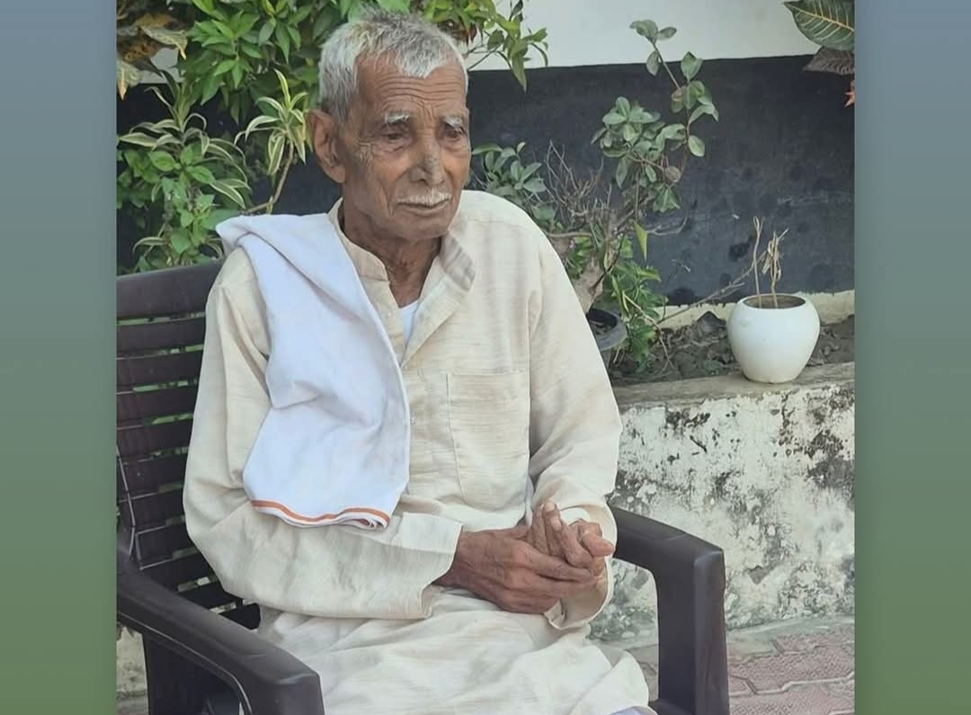 विधायक पी.एन. पाठक के पूज्य पिता लाल बाबू पाठक का निधन, क्षेत्र में शोक की लहर