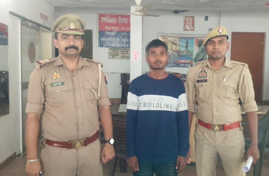 तमकुहीराज : पॉक्सो व दुष्कर्म केस का फरार अंतर प्रांतीय आरोपी को दबोचा