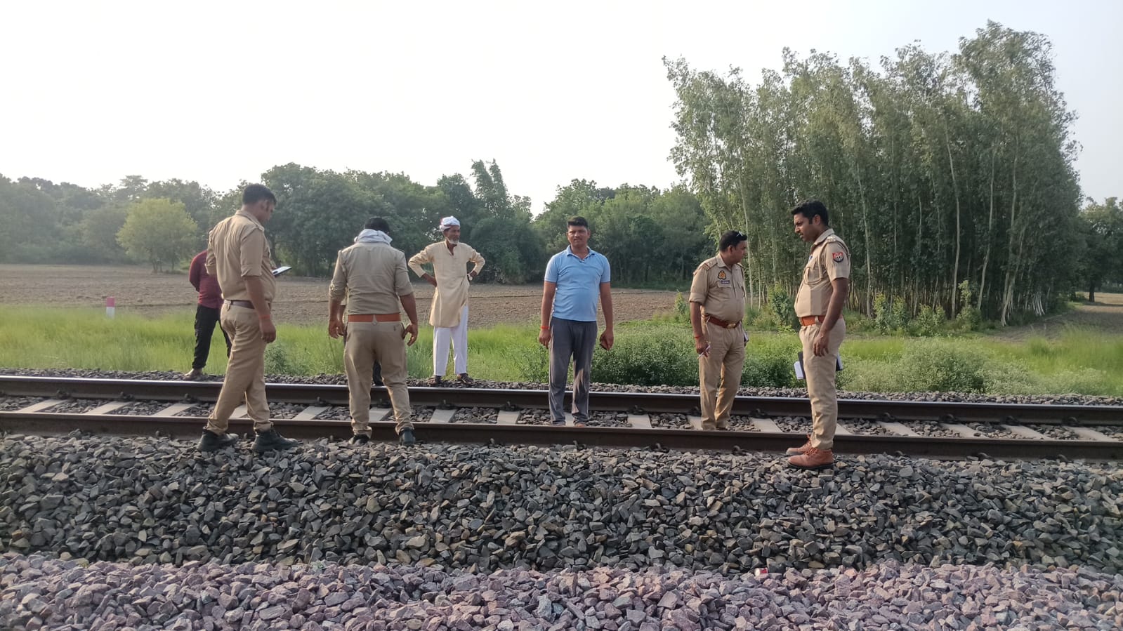 ट्रेन की चपेट में आने से 45 वर्षीय अज्ञात व्यक्ति की मौत