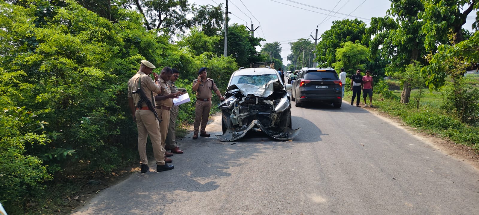 कार-बाइक की टक्कर में तीन की मौत