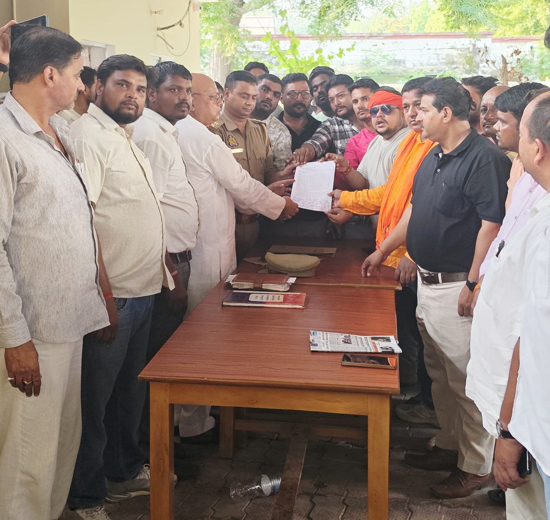 भगवान श्रीराम-हनुमान पर कथित टिप्पणी के विरोध में फूटा आक्रोश, स्वामी प्रसाद मौर्य पर कार्रवाई की मांग