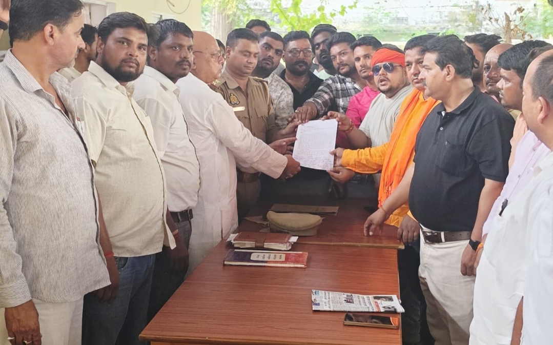 भगवान श्रीराम-हनुमान पर कथित टिप्पणी के विरोध में फूटा आक्रोश, स्वामी प्रसाद मौर्य पर कार्रवाई की मांग