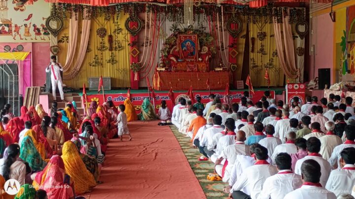 महाआरती में धर्म सेवा का संदेश: निःशुल्क आरती व दुर्गा चालीसा के माध्यम से समाज जागरण का संकल्प