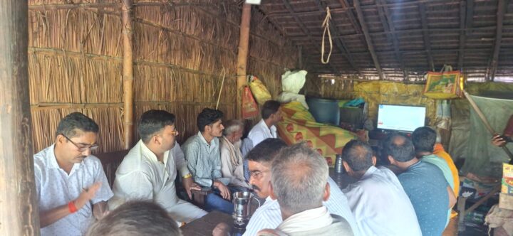 भाजपा कार्यकर्ताओं ने सुनी प्रधानमंत्री के ‘मन की बात’ की 136वीं कड़ी