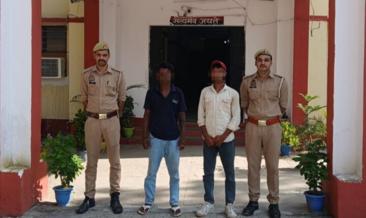 पटहेरवा में एंटी रोमियो का एक्शन, दो गिरफ्तार वाहन सीज