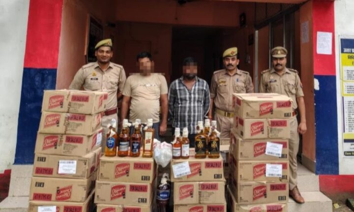 कुशीनगर में नकली शराब के खेल का पर्दाफाश: पानी से ‘शराब’ तैयार, नकली ढक्कनों से ब्रांडेड बोतलों का जाल! दो गिरफ्तार