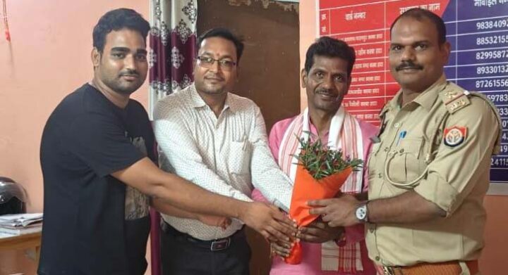 नवागत चौकी इंचार्ज का व्यापार मंडल ने किया स्वागत