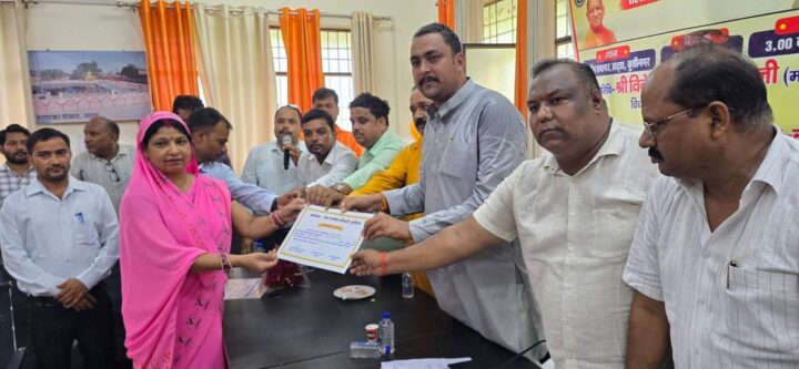 आंगनबाड़ी कार्यकत्रियों की भूमिका महत्वपूर्ण, सरकार ने बढ़ाया मानदेय : विधायक विवेकानंद पाण्डेय