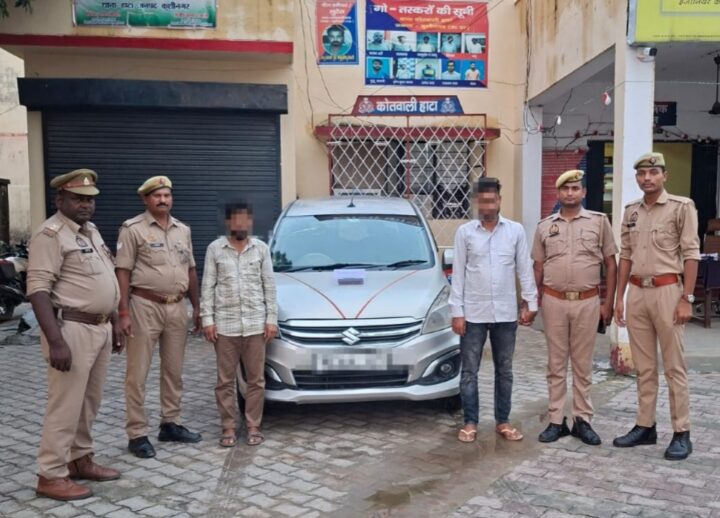 अर्टिगा में 210 किलो संदिग्ध गोमांस! हाटा पुलिस ने दो आरोपियों को दबोचा  सिवान बिहार से महाराजगंज ले जाने का दावा