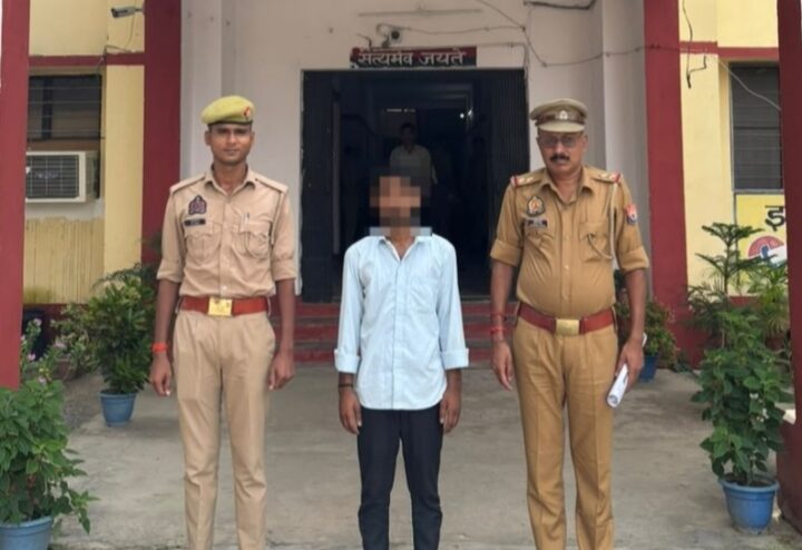 पेड़ से लटकता मिला था युवक का शव, आरोपी गिरफ्तार परिजनों के आरोप पर दर्ज हुआ था मुकदमा,