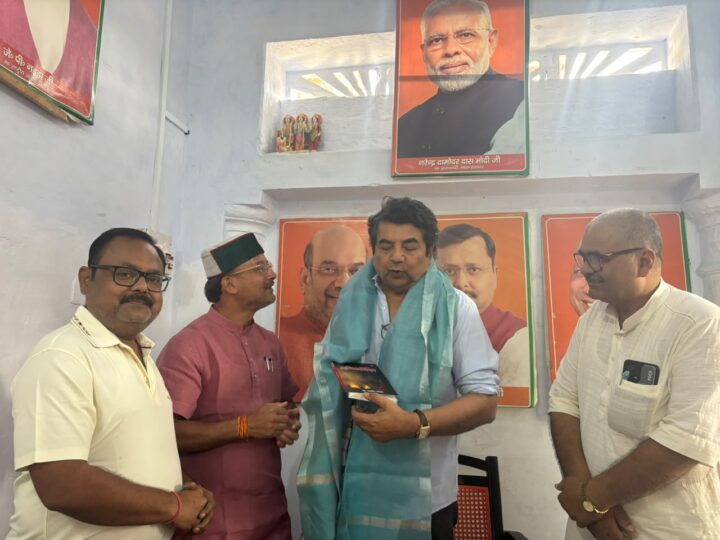 भोजपुरी अकादमी की स्थापना की मांग उठाने पर कुंवर आरपीएन सिंह को विश्व भोजपुरी सम्मेलन ने दी बधाई