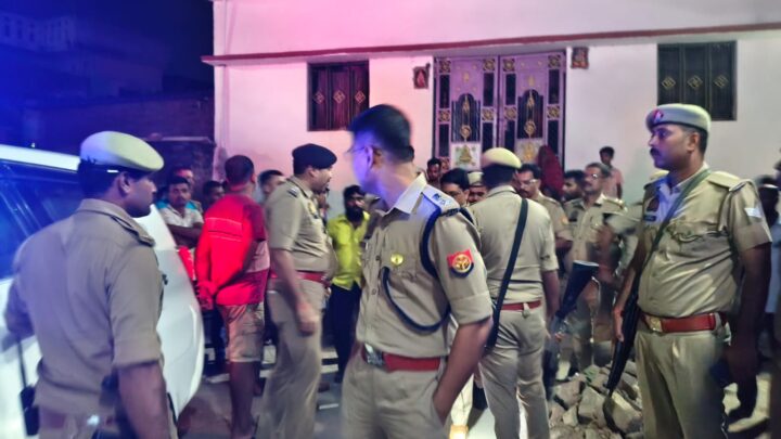 कुशीनगर: 20 वर्षीय युवती की गला रेतकर हत्या, भाग रहे आरोपी को ग्रामीणों ने पकड़ा