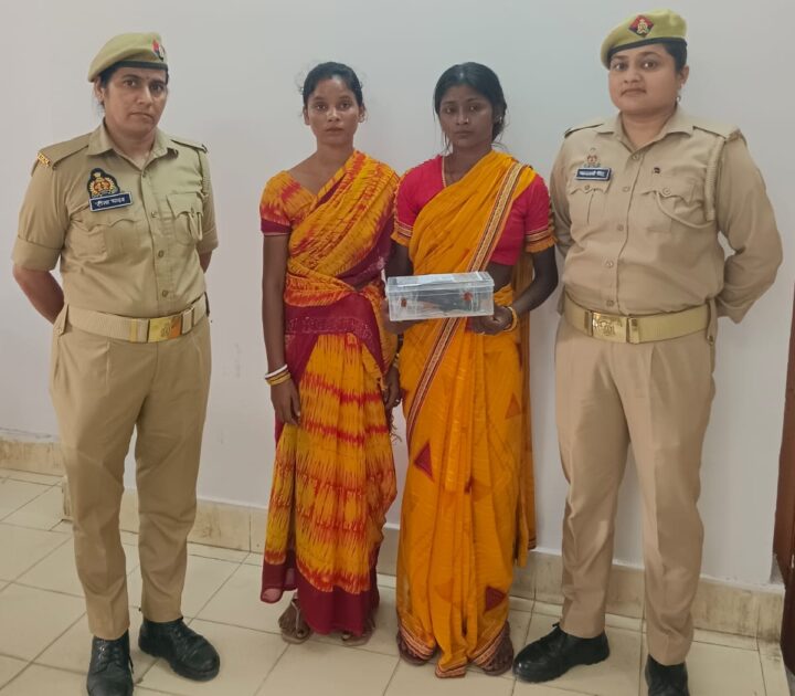 नवरात्र में दुर्गा स्वरूप बनीं दो महिला सिपाही, दो शातिर महिला चोरों को दबोचा गोरखपुर जंक्शन पर महिला आरक्षी पल्लवी सिंह और रीता यादव की मुस्तैदी से