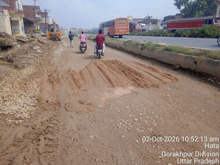 एसडीएम की फटकार का असर, रातोंरात गिट्टी-छाई से भरे गए सर्विस लेन के गड्ढे